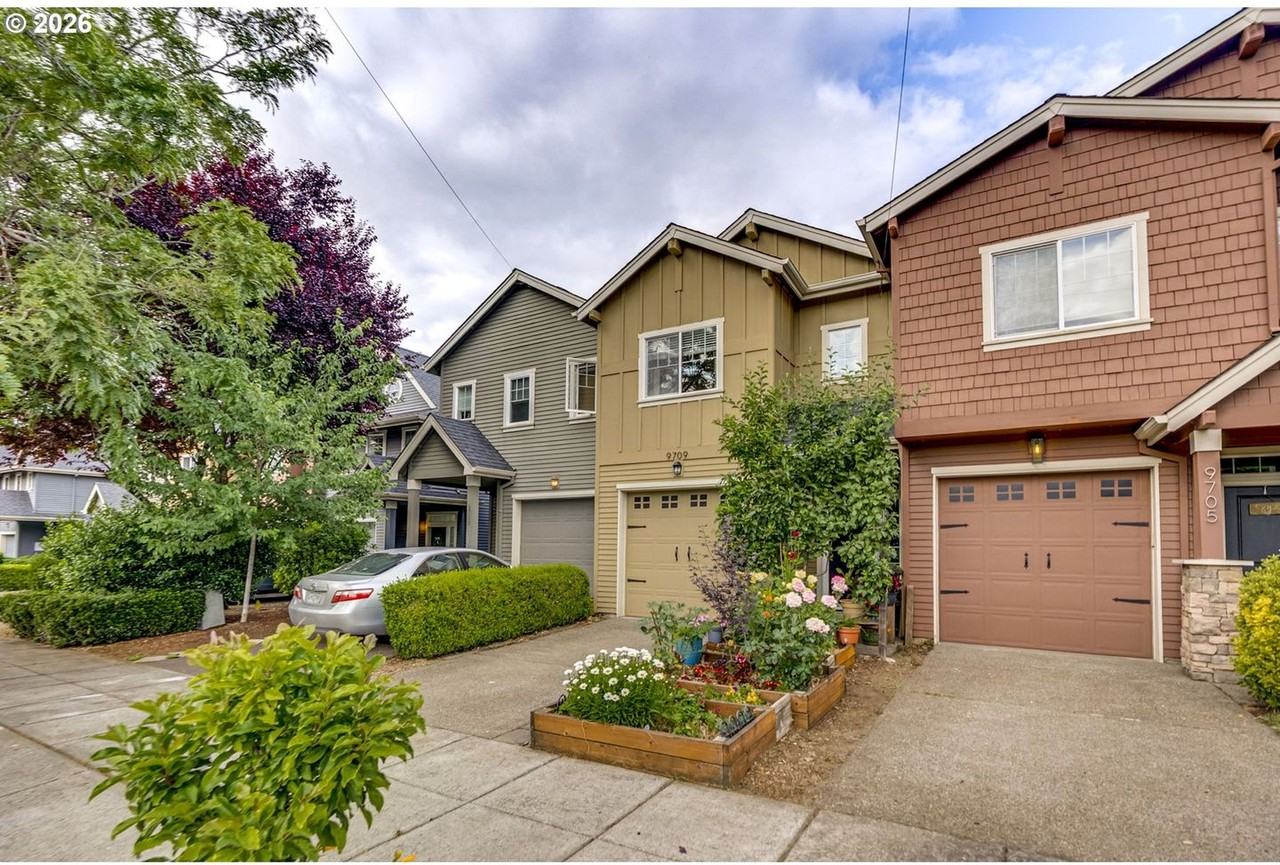 9709 N Jersey St - Photo 3 of 38