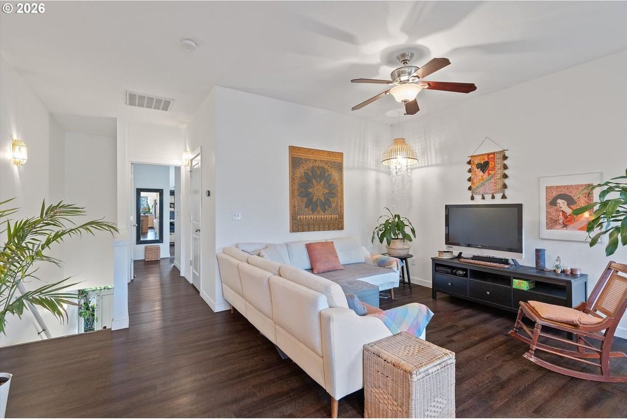 9709 N Jersey St - Photo 6 of 38