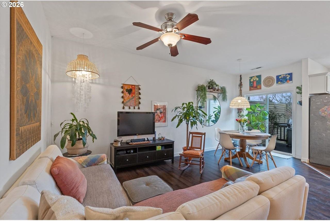 9709 N Jersey St - Photo 7 of 38