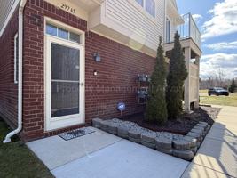 featured image of 29745 Fox Run Cir