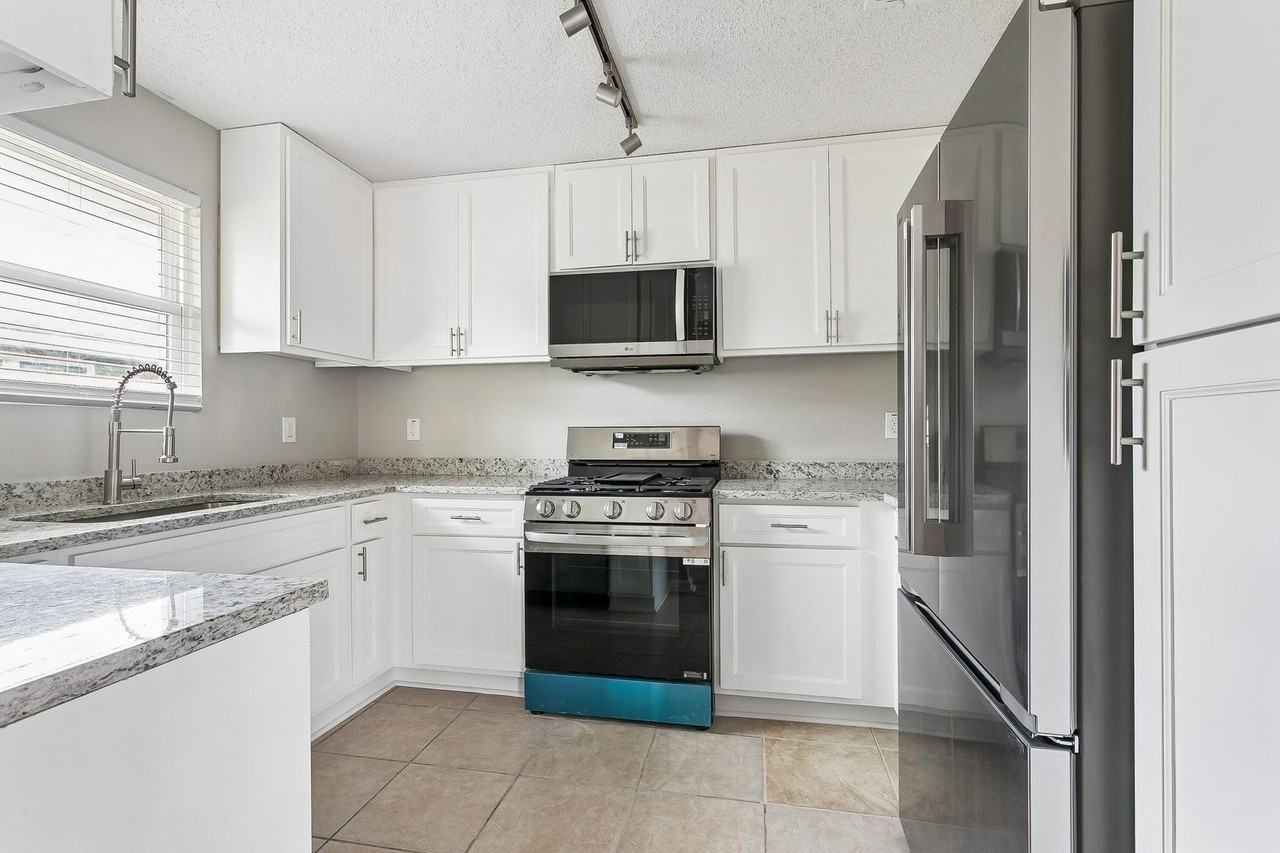 2610 Dawson Ave - Photo 7 of 17