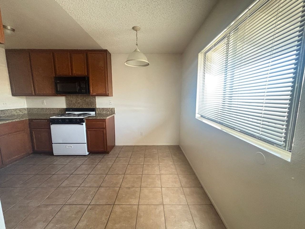 5021 W Avenue L4 #18 - Photo 4 of 30