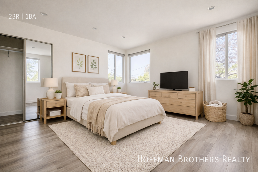 727 Silver Lake Blvd #A - Photo 2 of 5