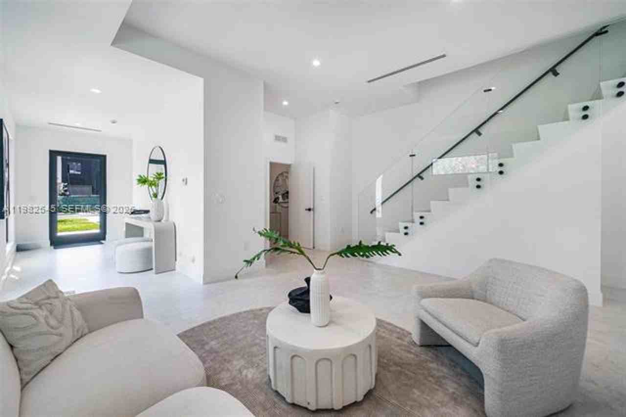 2937 2937 SW 21st St th 1 - Photo 7 of 30