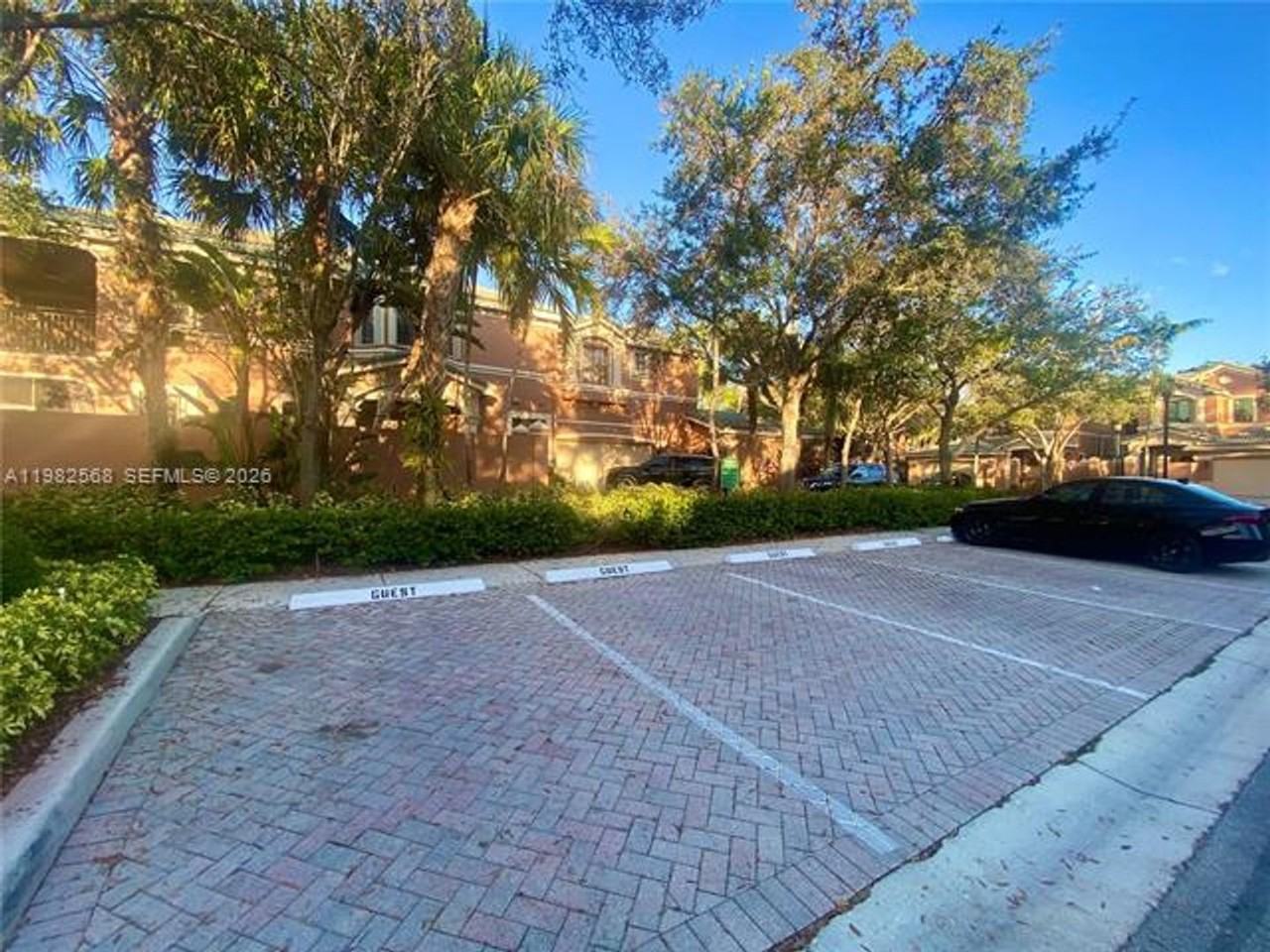 2816 2816 Kinsington Cir th 28-1 #1 - Photo 6 of 30