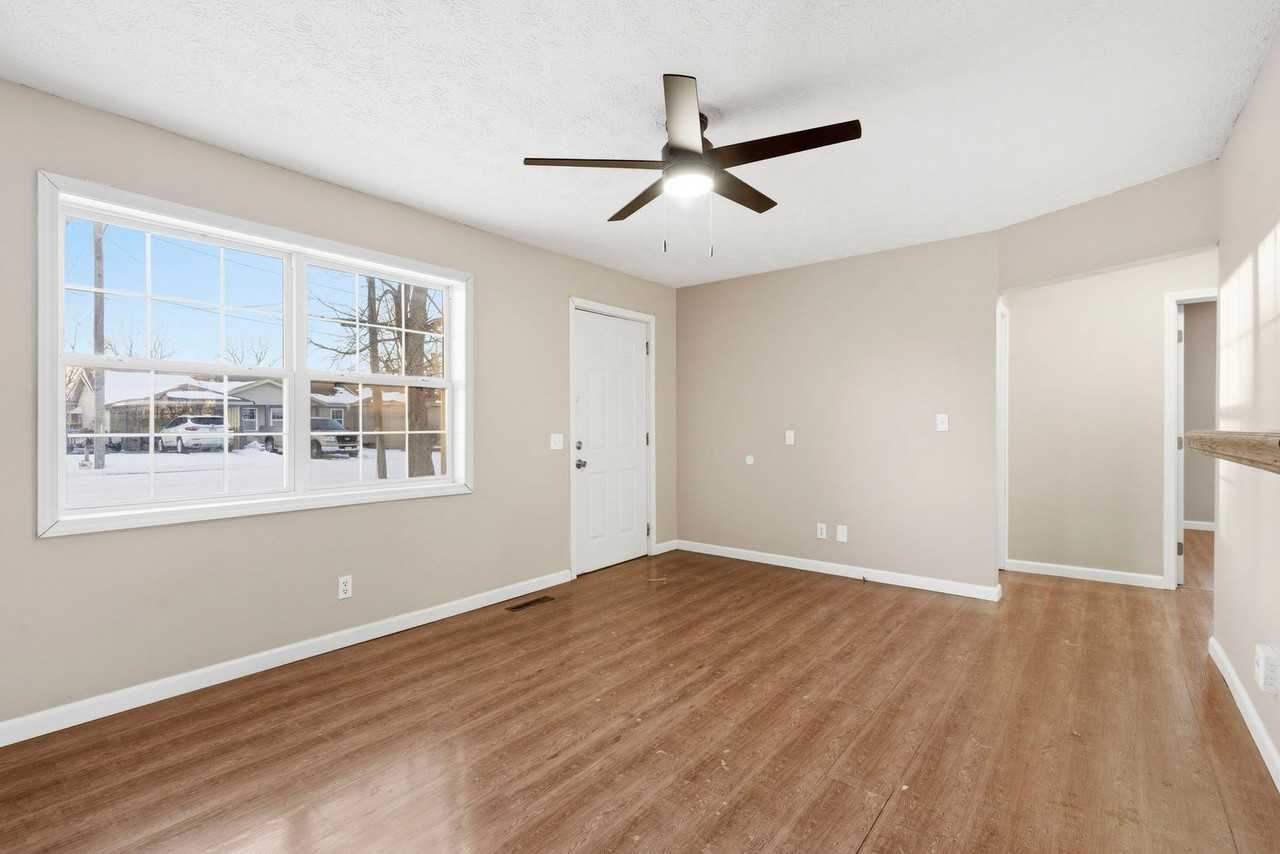 308 N Prospect St - Photo 5 of 27