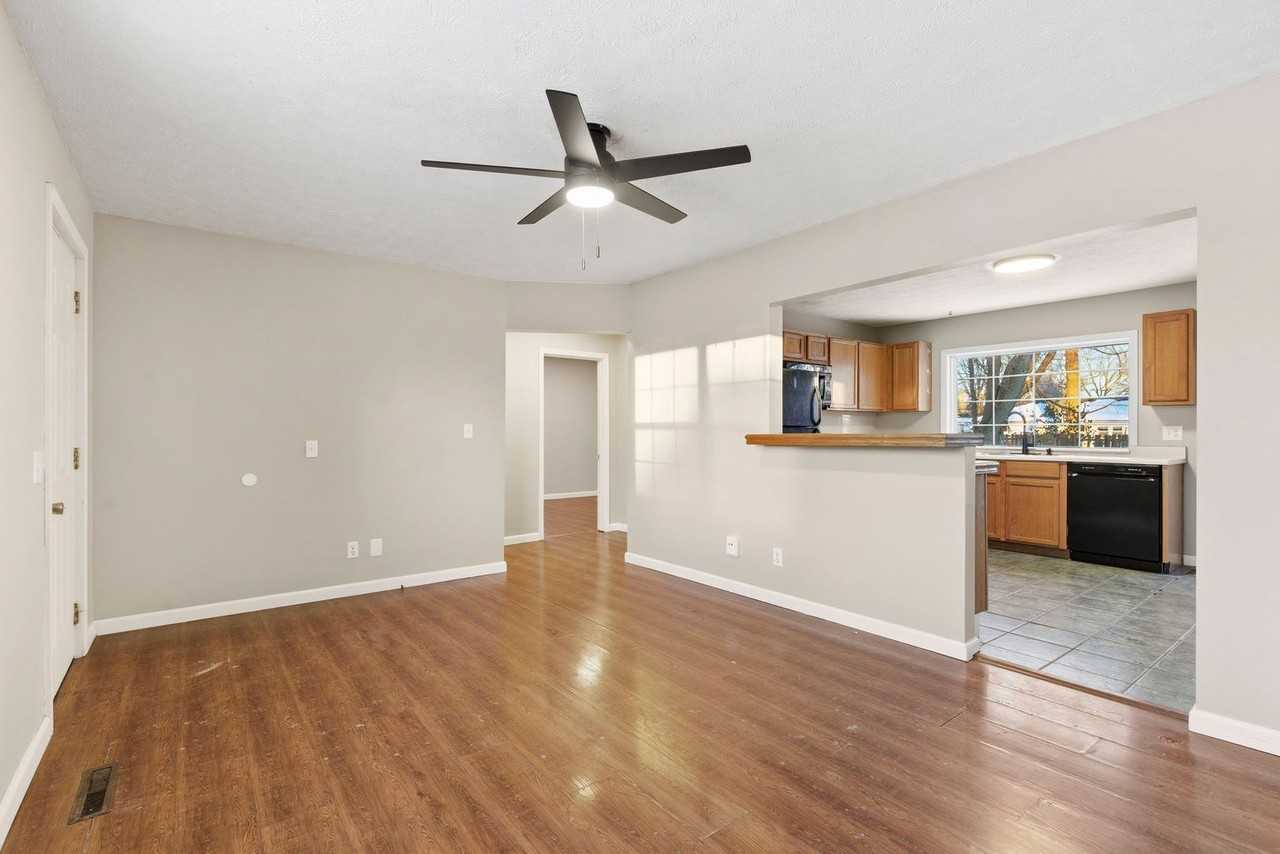 308 N Prospect St - Photo 6 of 27