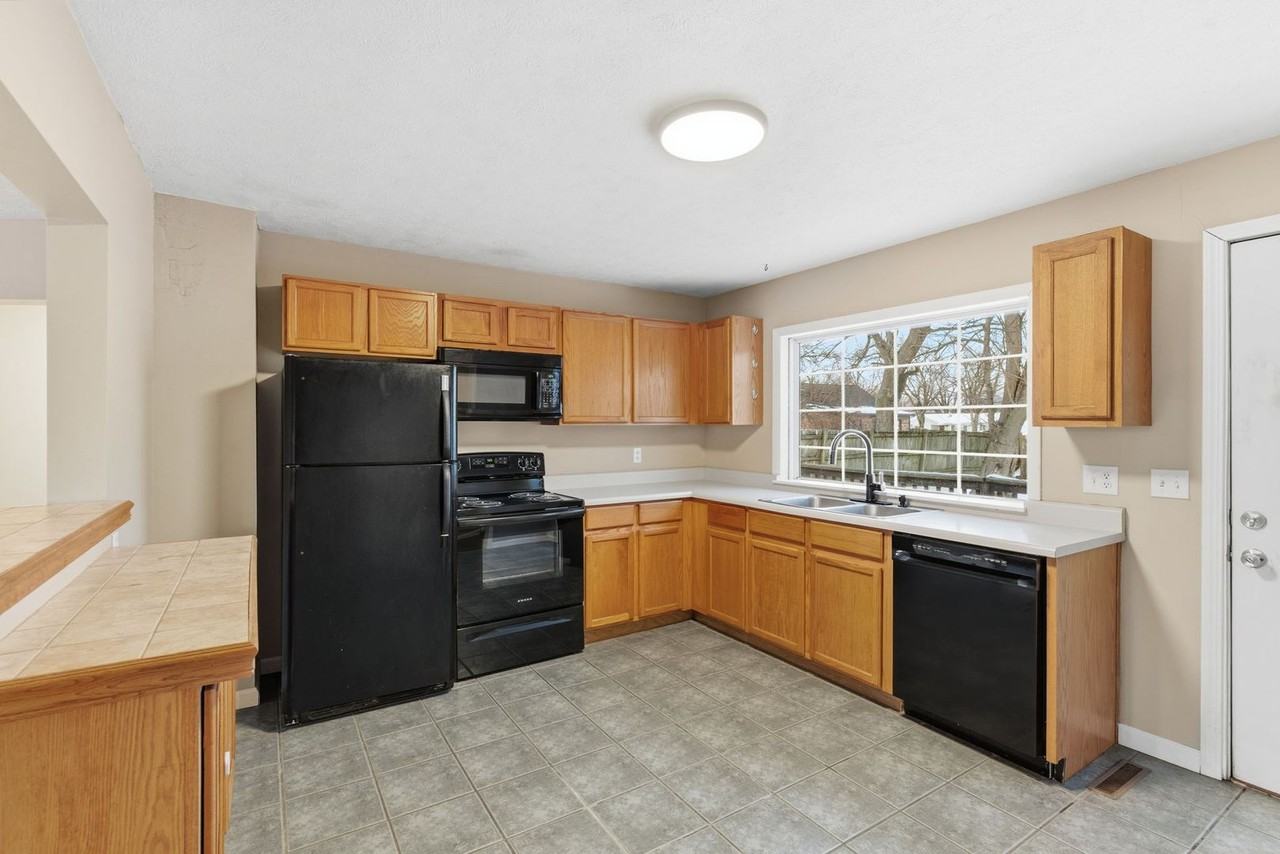 308 N Prospect St - Photo 7 of 27