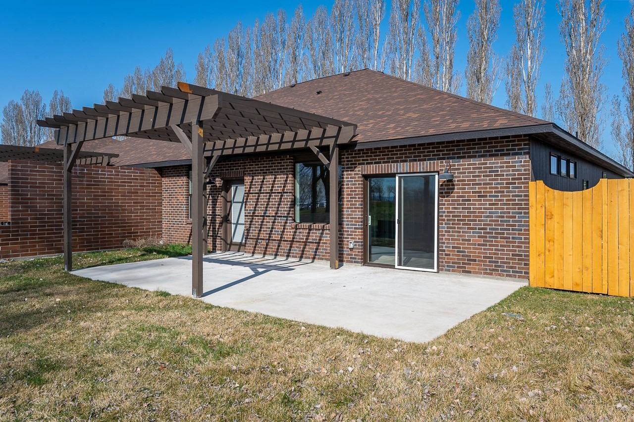 Condo for rent on the Country Club Golf Course - Photo 2 of 50