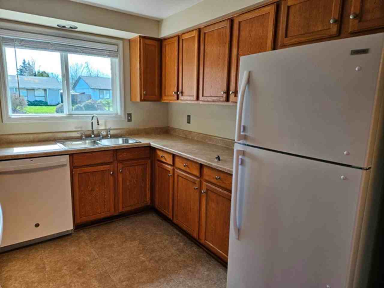 4555 Swallow Ct Ne - Photo 4 of 25