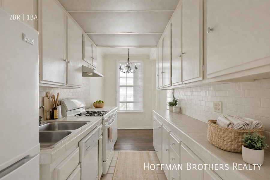 5640 Franklin Ave #308 - Photo 2 of 5