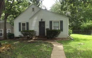 featured image of 214 Nw Broadmoor Ave