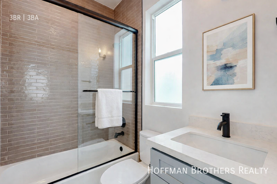 527 N Normandie Ave - Photo 4 of 17
