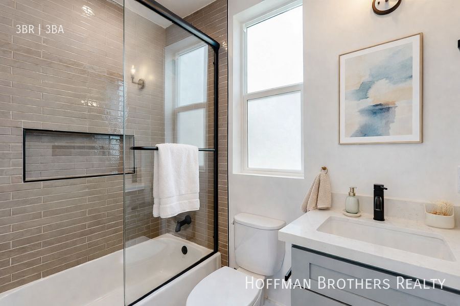 527 N Normandie Ave - Photo 6 of 17