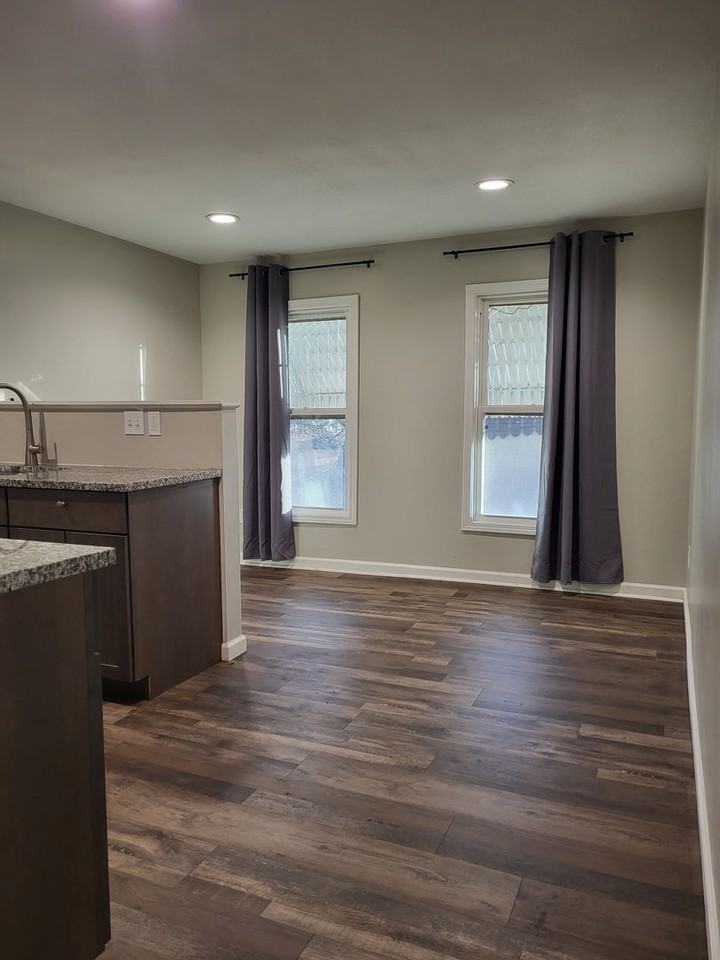 1620 Sw College Ave #3 - Photo 2 of 9