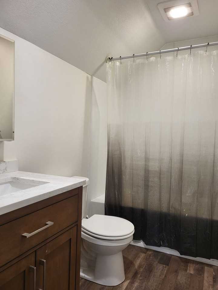 1620 Sw College Ave #3 - Photo 6 of 9