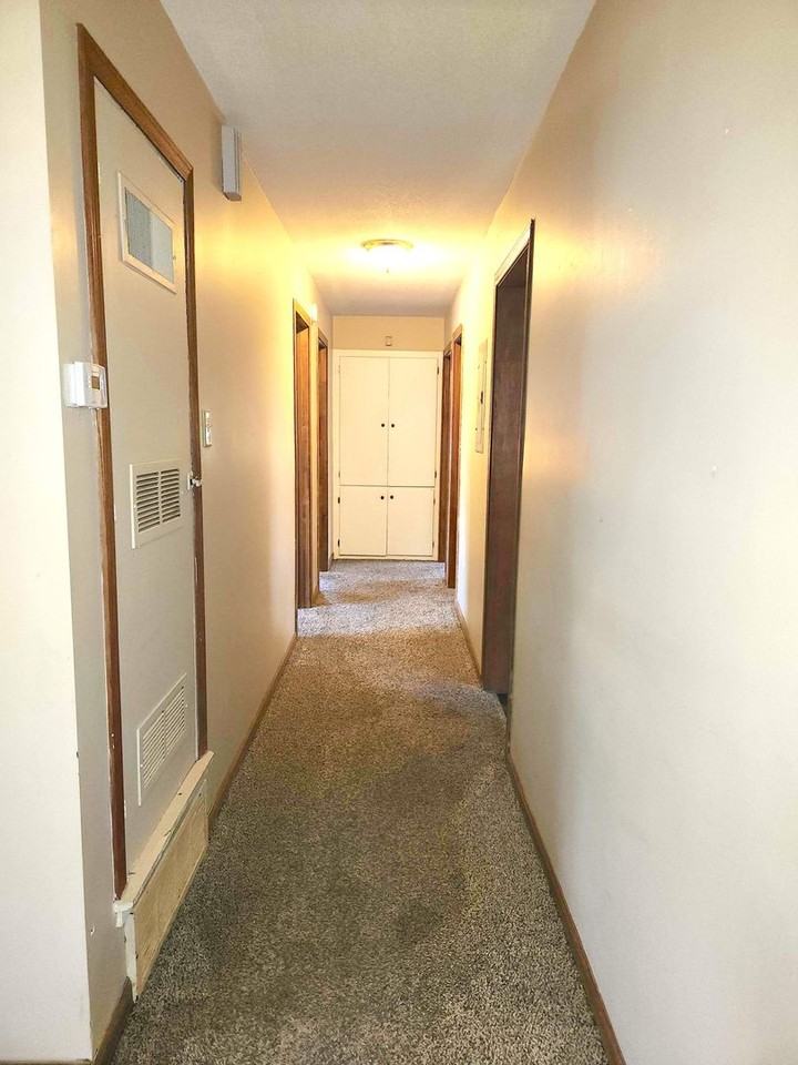 3434 Sw Clare Ave - Photo 3 of 13