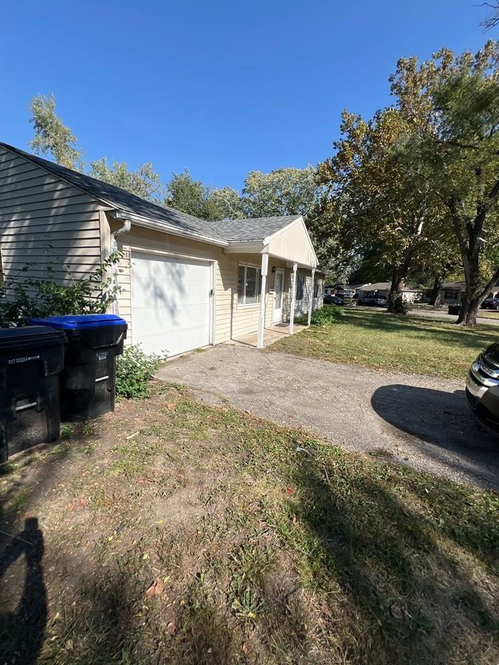 3643 Sw Clare Ave - Photo 3 of 20