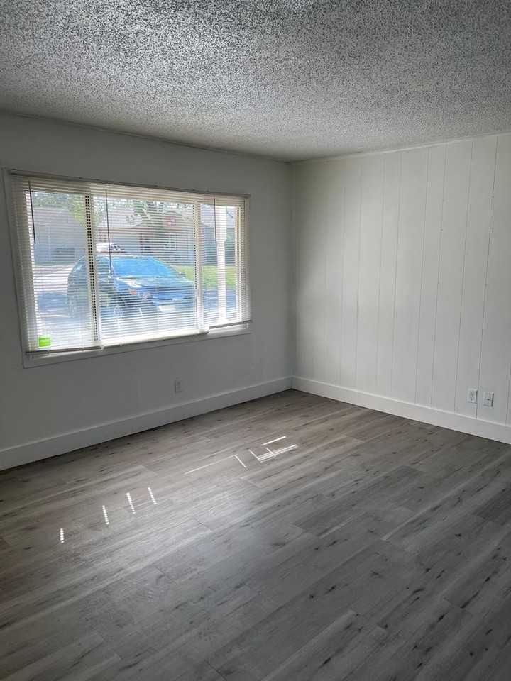 3643 Sw Clare Ave - Photo 6 of 20