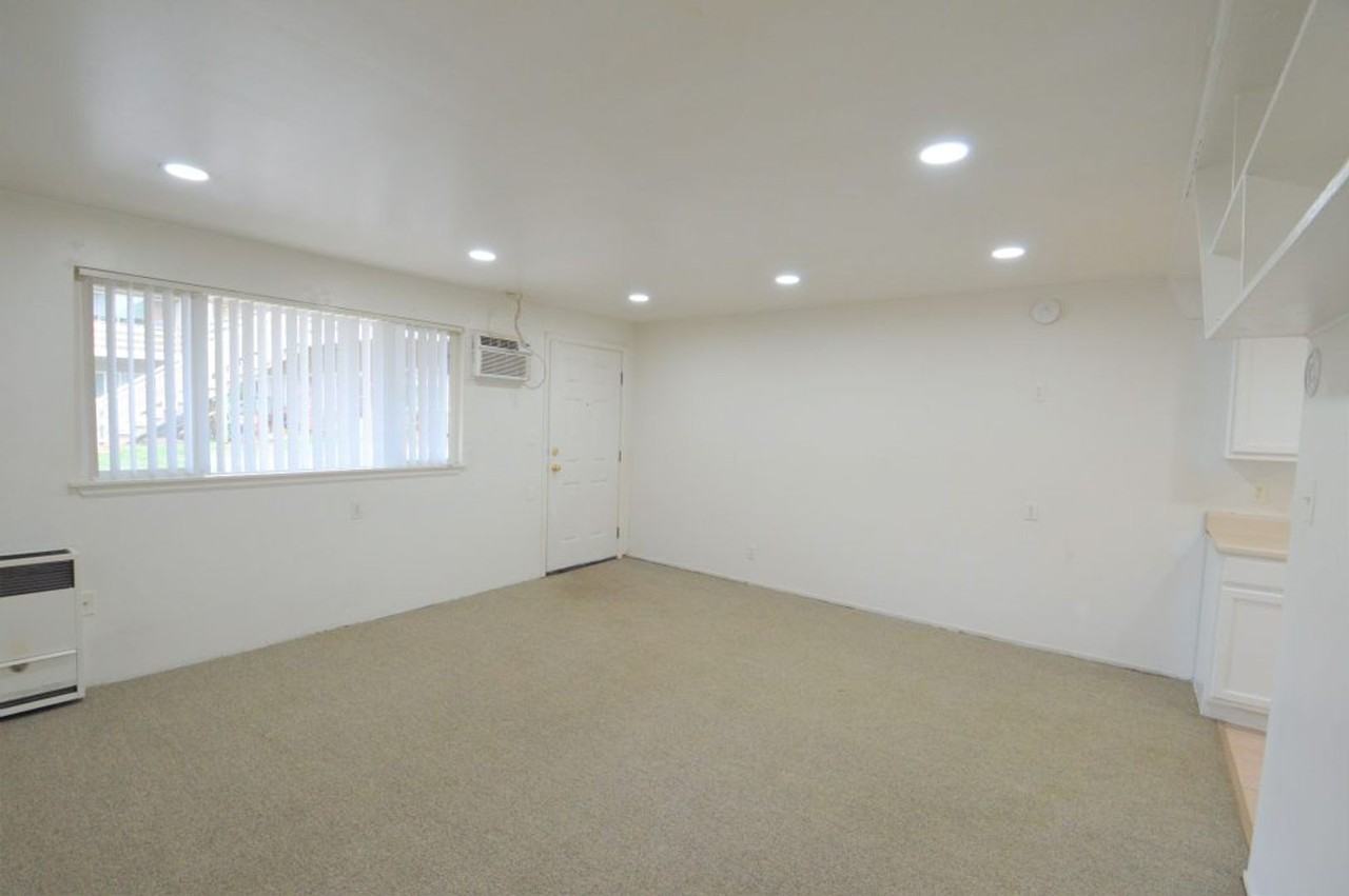 2955 College Ave - Photo 2 of 18