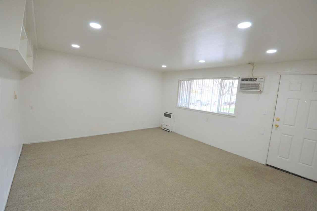 2955 College Ave - Photo 3 of 18