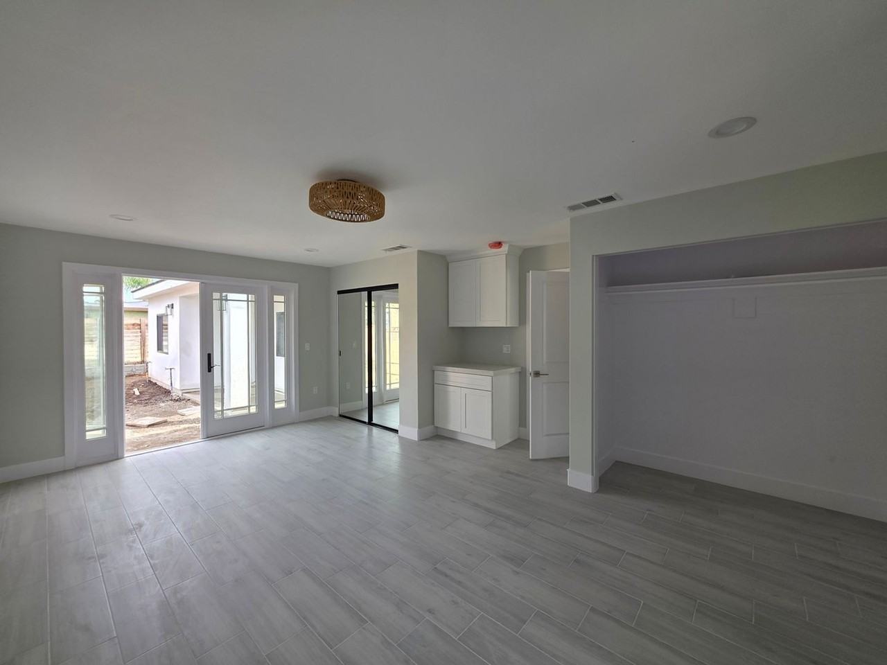 12412 Lambert Cir - Photo 7 of 12