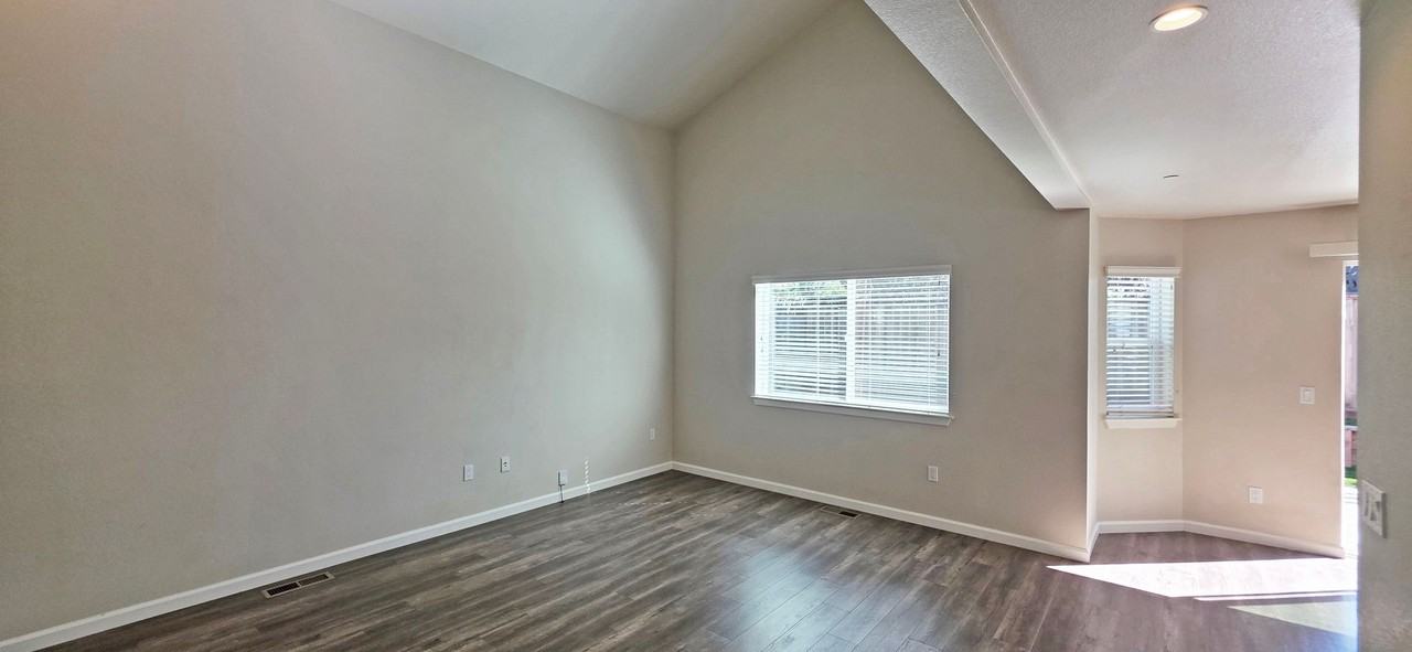 1982 Dogwood Dr - Photo 4 of 42