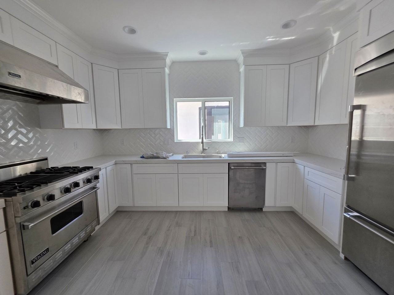 12416 Lambert Cir - Photo 7 of 13