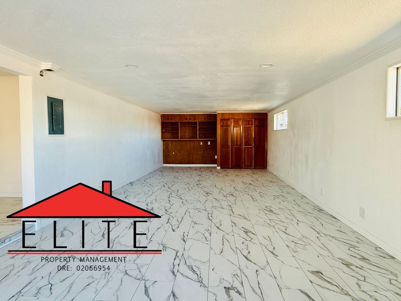 247 Peg St - Photo 4 of 16