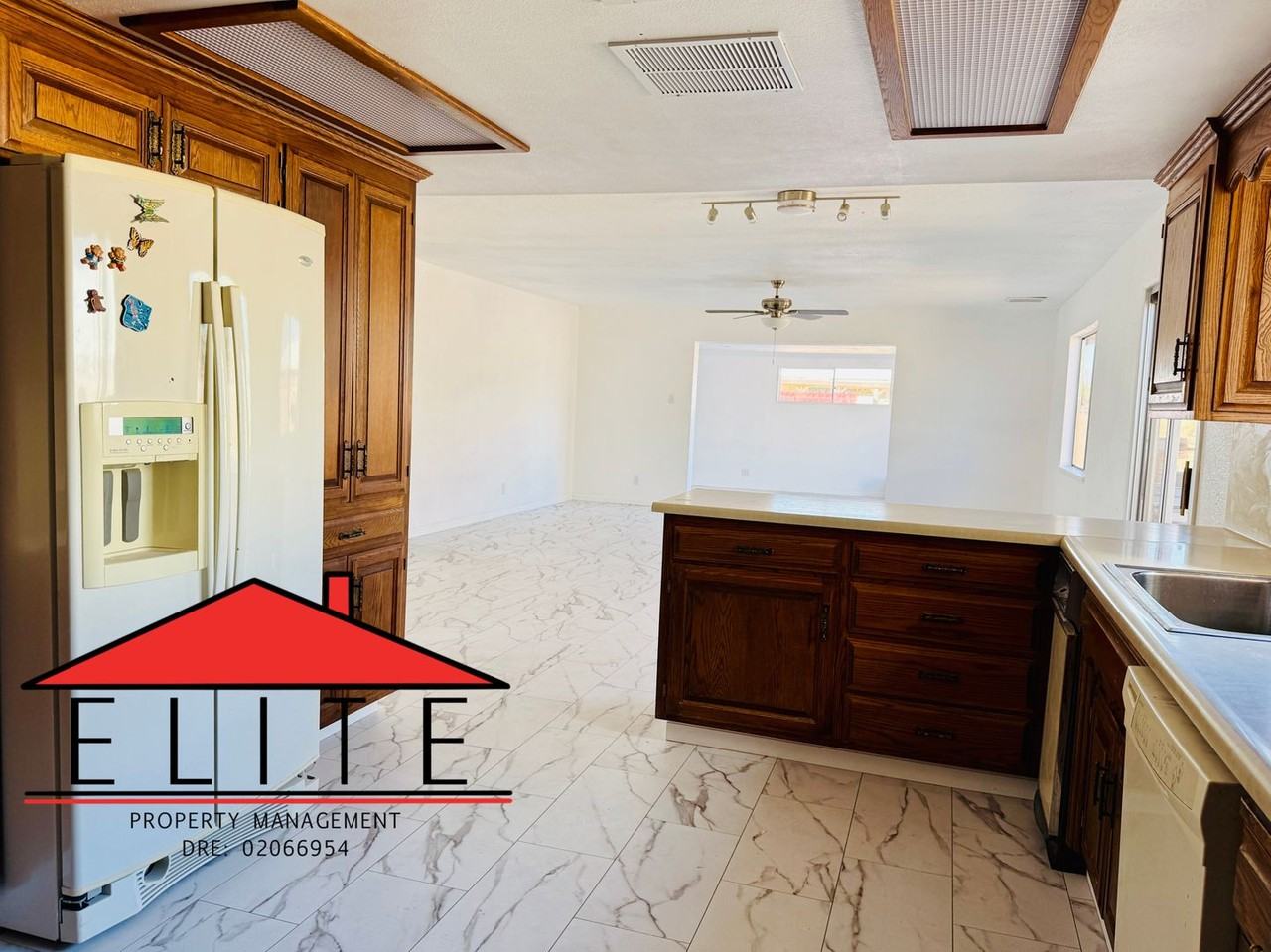 247 Peg St - Photo 6 of 16