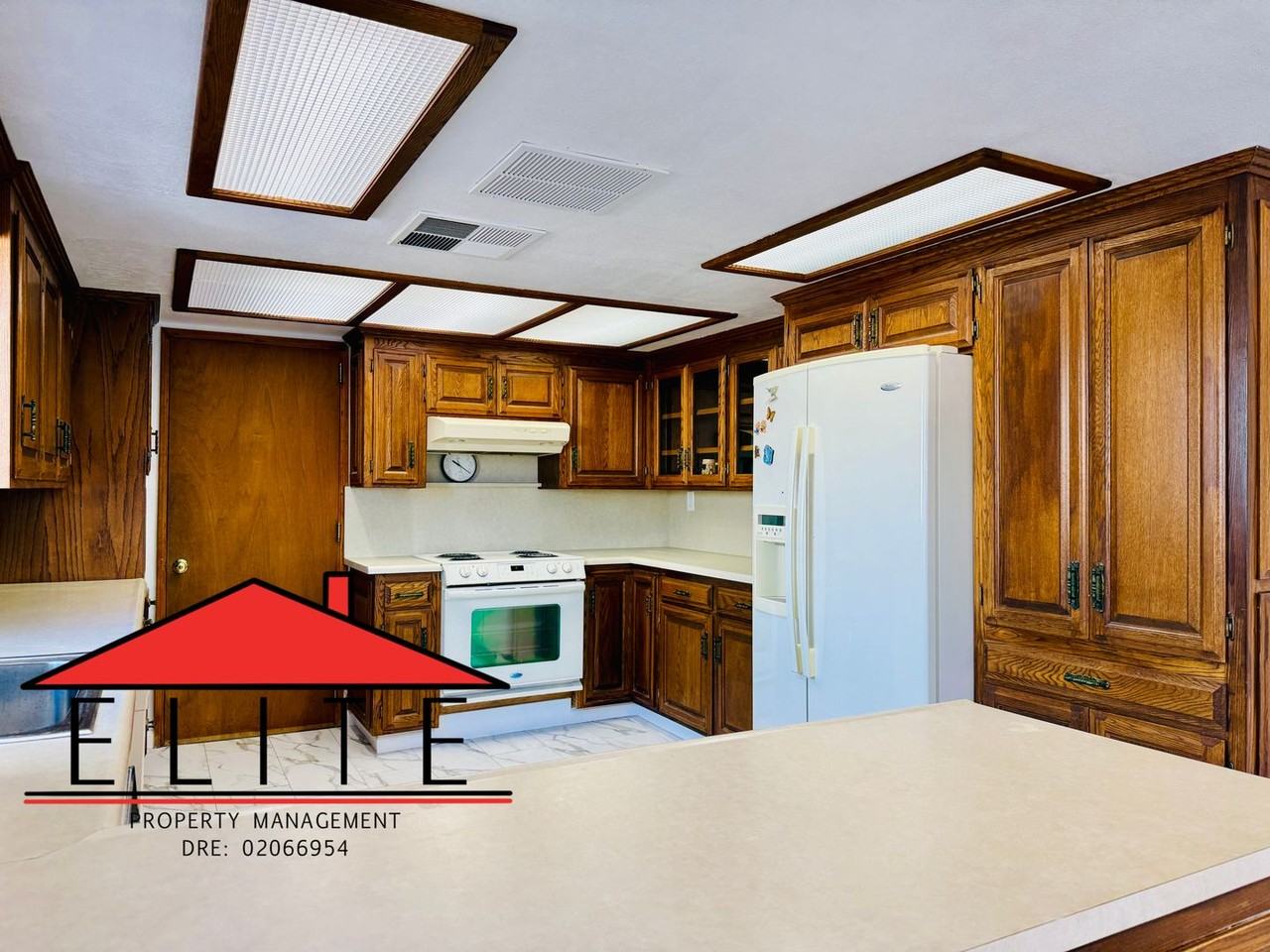 247 Peg St - Photo 7 of 16