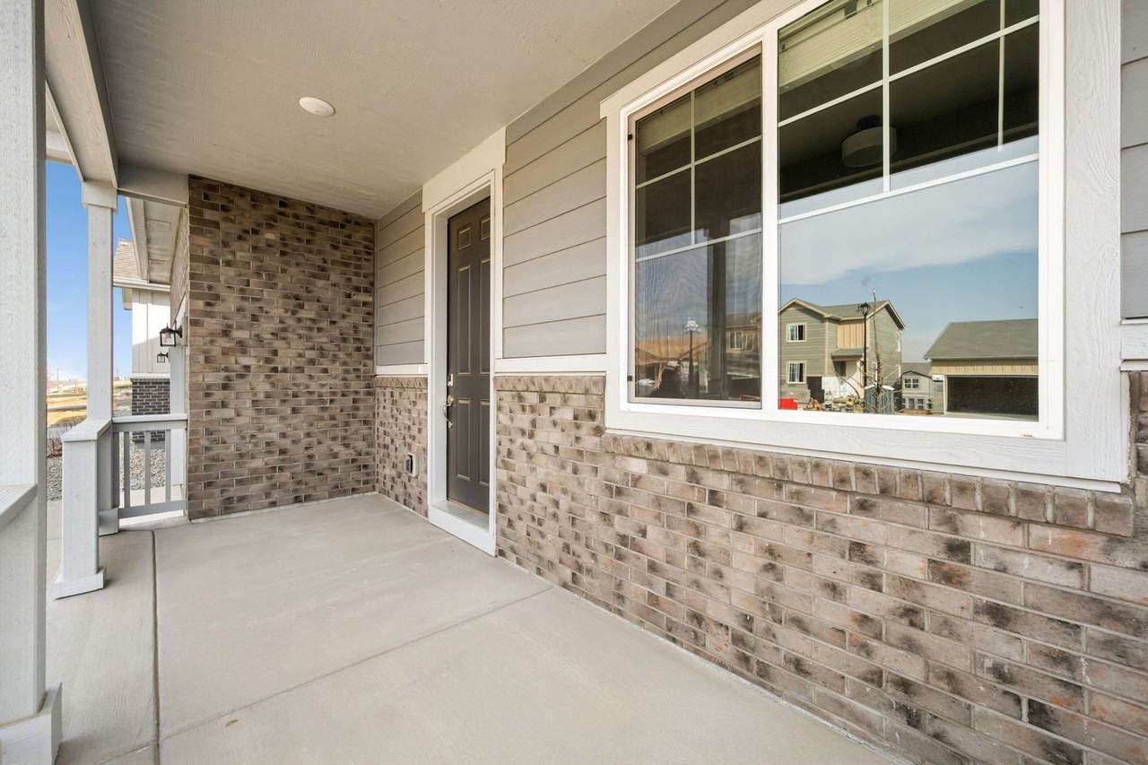 879 Harvard St - Photo 4 of 22