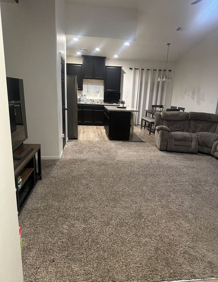 799 W Brown Ave - Photo 2 of 20