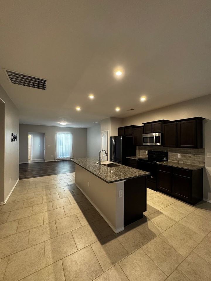 4810 Eberly St - Photo 3 of 19