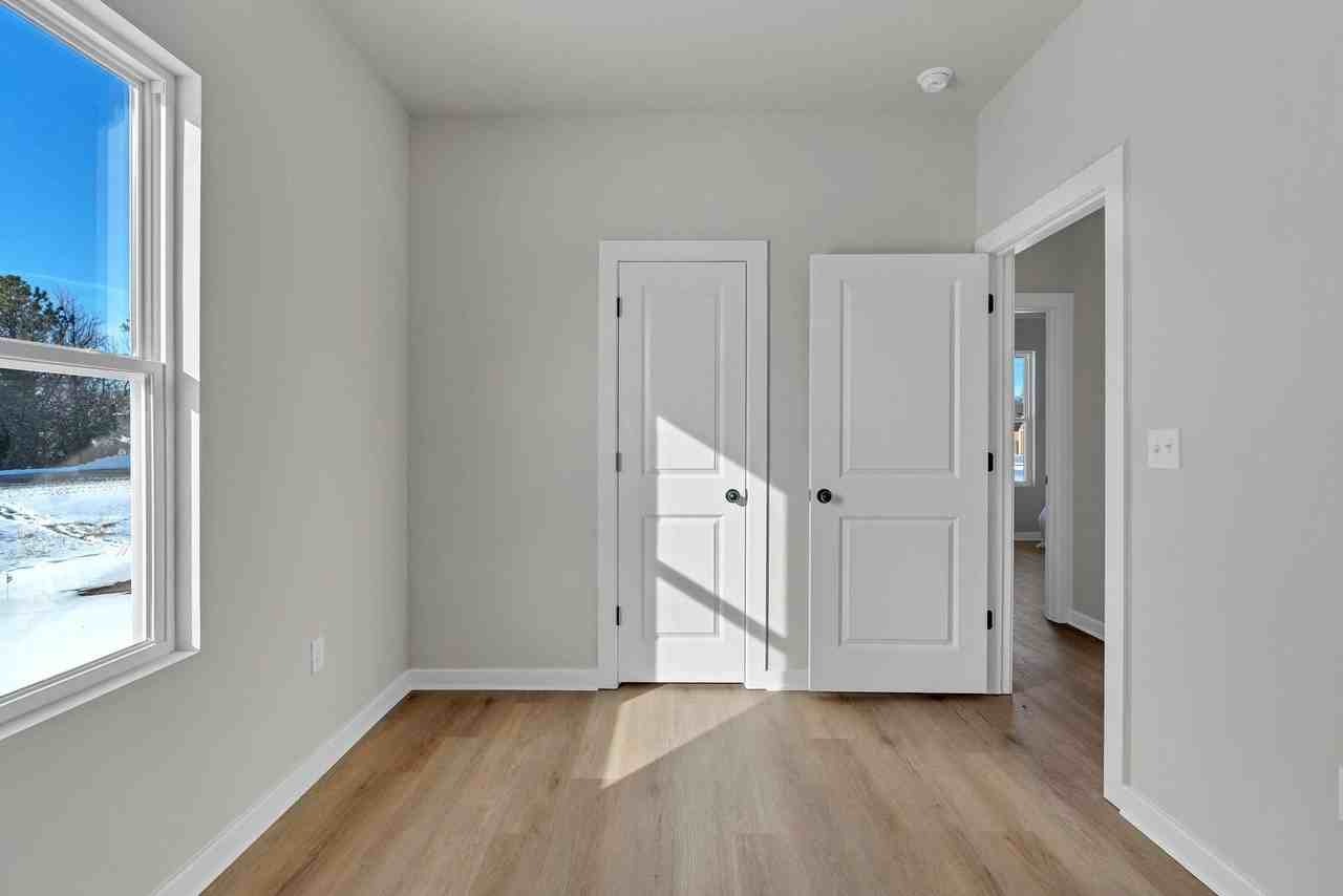 2102 E Plaza Ct - Photo 3 of 20