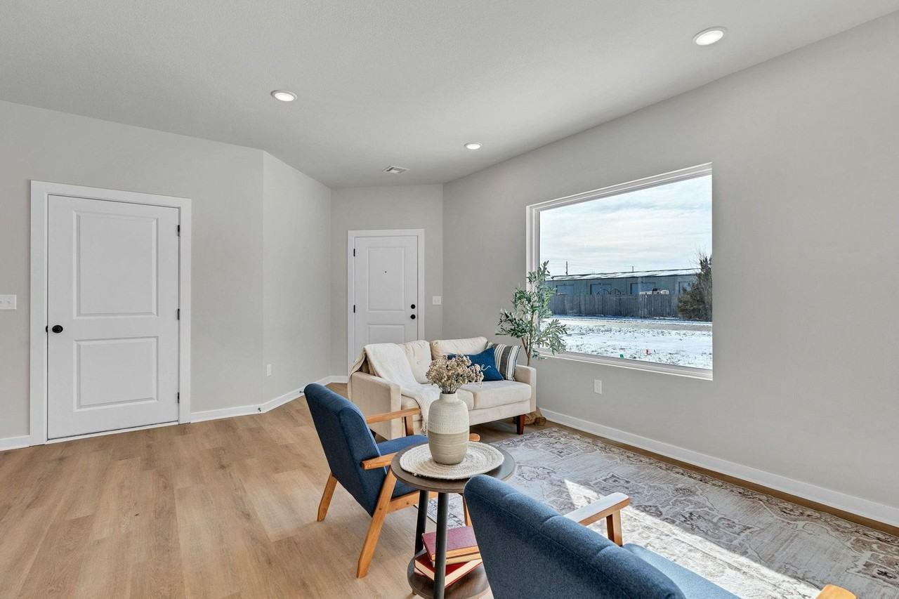 2120 CPV Duplexes - 2120 E Plaza Court - Photo 4 of 29