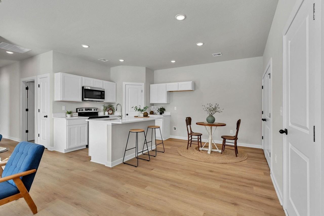 2120 CPV Duplexes - 2120 E Plaza Court - Photo 2 of 29