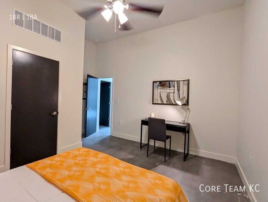 3100 Gillham Plz #226 - Photo 5 of 14