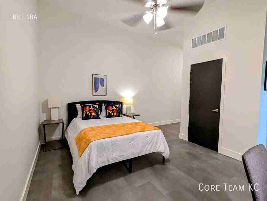 3100 Gillham Plz #226 - Photo 6 of 14