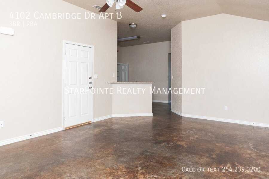 4102 Cambridge Dr Apt B - Photo 3 of 17