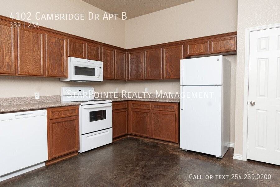 4102 Cambridge Dr Apt B - Photo 5 of 17