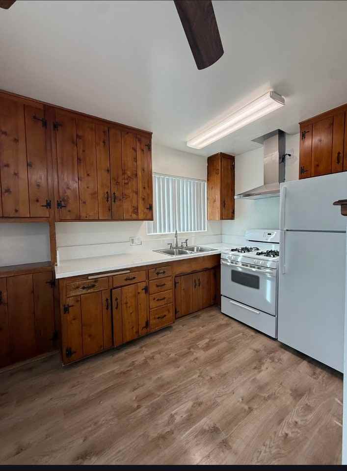 3768 FRONT STUnit 10 #10 - Photo 2 of 9