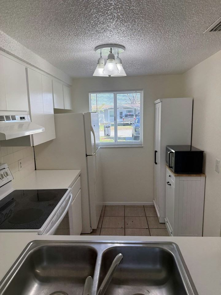 5416 Reef Drive, Unit 5414 - Photo 4 of 9