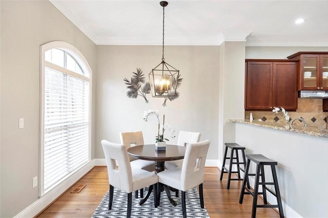 5408 Glenridge Cove Northeast - Photo 6 of 25