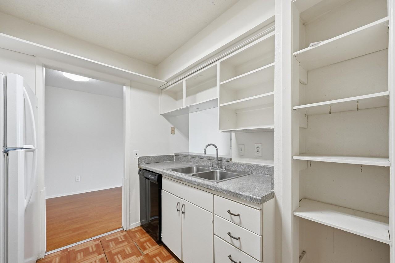 4845 Cedar Springs RoadUnit 267 #1 - Photo 3 of 38