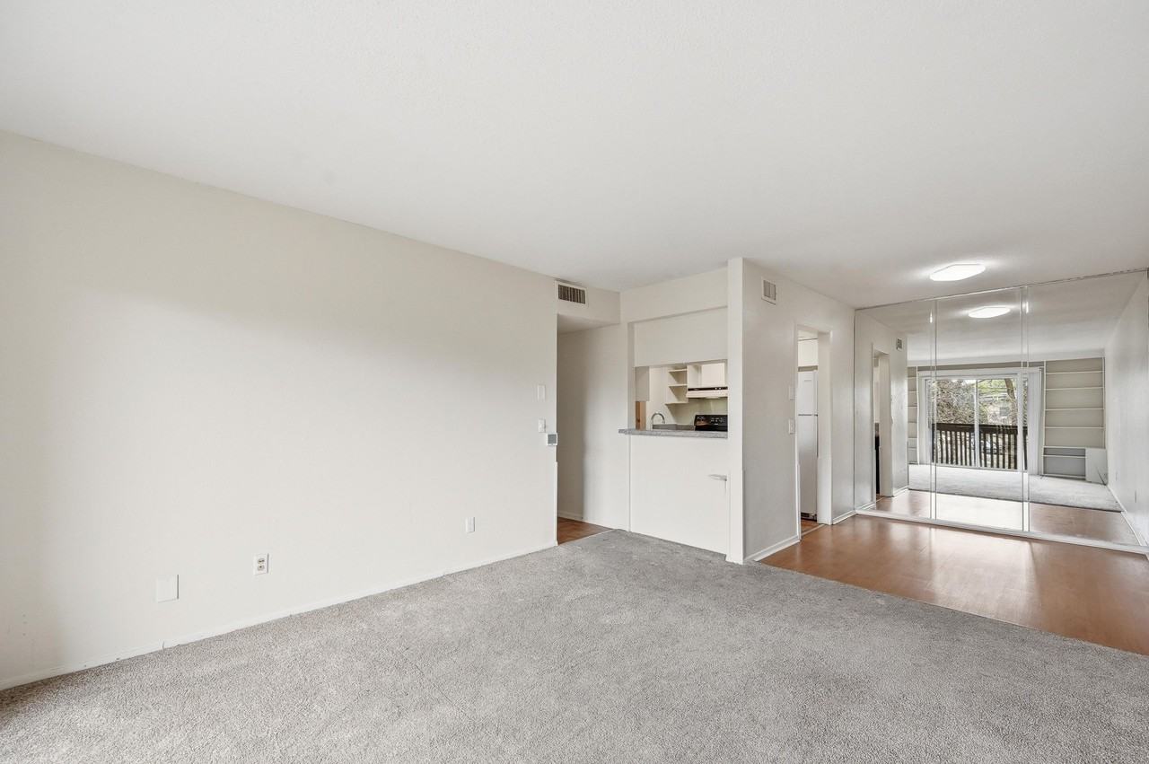 4845 Cedar Springs RoadUnit 267 #1 - Photo 7 of 38