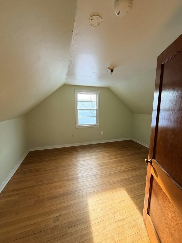 37 Leonard Street - Photo 7 of 20
