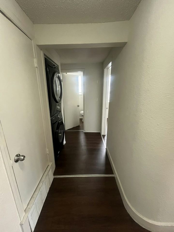 907 North Indiana Avenue, Unit 907 - Photo 5 of 15