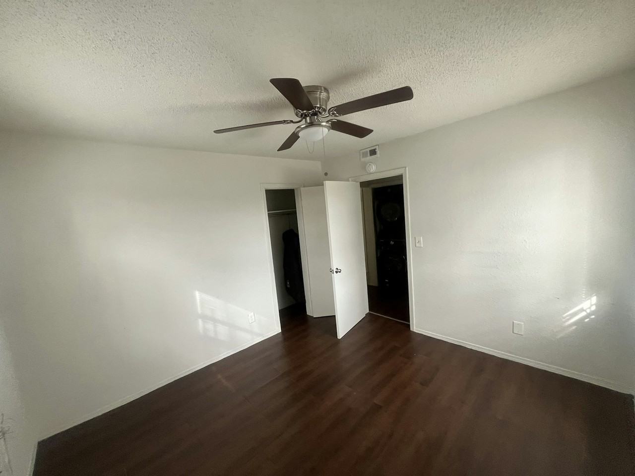 907 North Indiana Avenue, Unit 907 - Photo 7 of 15