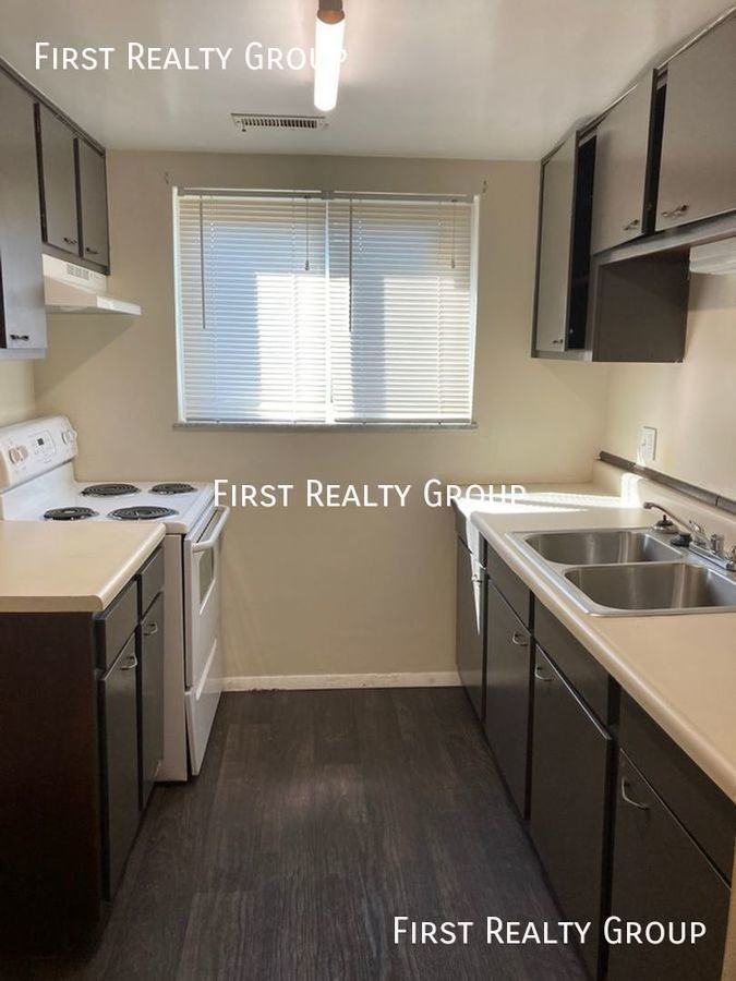 737 Wilmington Ave #16 - Photo 4 of 12